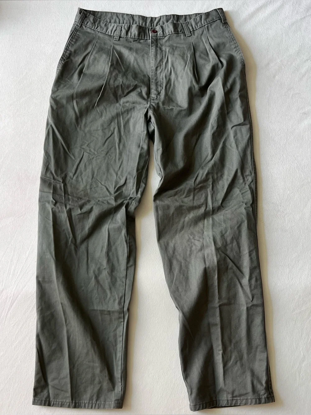 Dockers Olive Khaki Pleated Men's Chinos